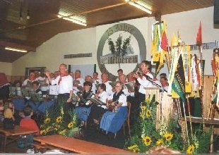 Instrumental- und Männergesanggruppe